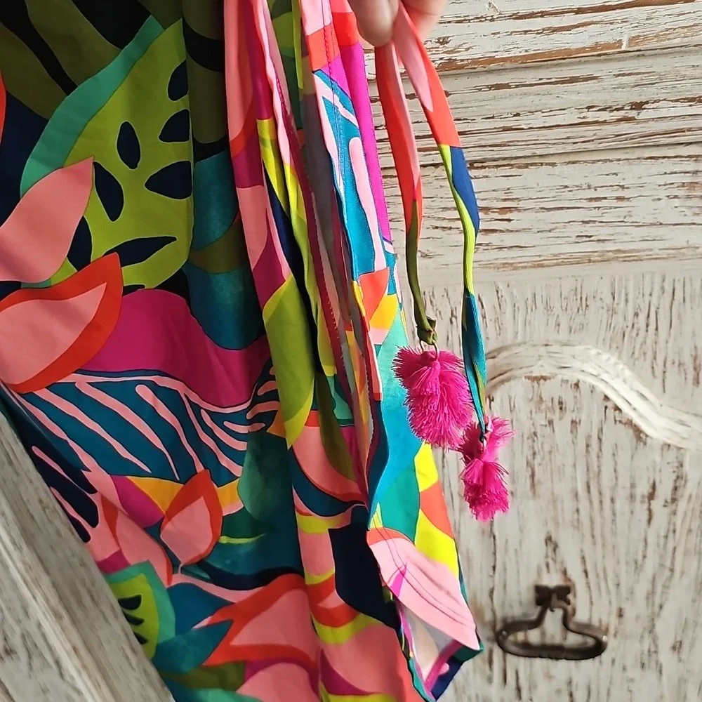 NWT Trina Turk One-Shoulder Leaf Print Dress in Pink, Green, Blue - SIZE SMALL - Picture 3 of 4